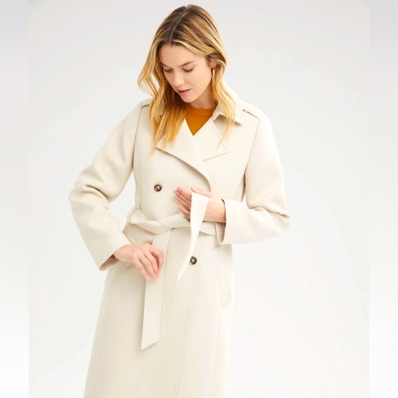 RW&CO. Jackets & Blazers - Brand New with Tag, size XS.
Color: Oatmeal, Material is Twill.